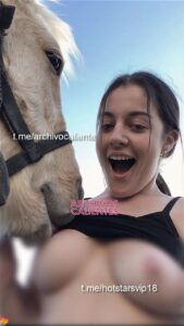 Laura Ovalo Horse