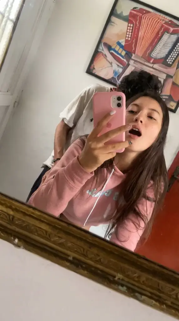 Chingandose una Morrita Frente al Espejo