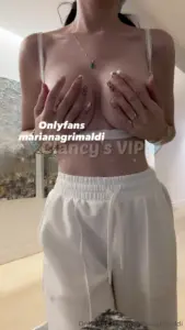 Mariana Grimaldi Mostrando las Tetas