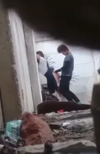 Alumnos Cogiendo a Escondidas