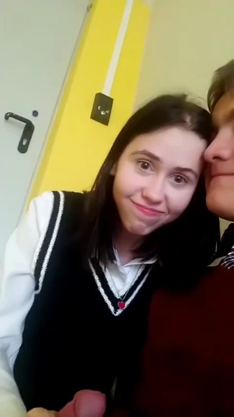 Colegiala Rusa Jalandosela a su Novio