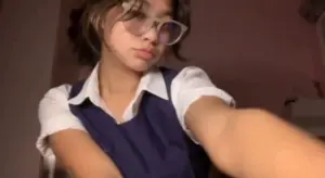Nena Colegiala Masturbandose